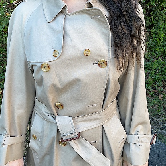 Burberry trench coat - Picture 7 of 8